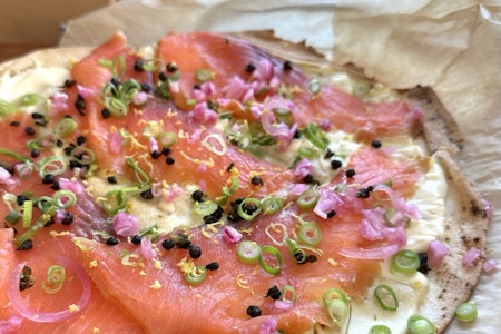 Suutari Bianco – "Pizza" Bianco med kallrökt regnbågslax